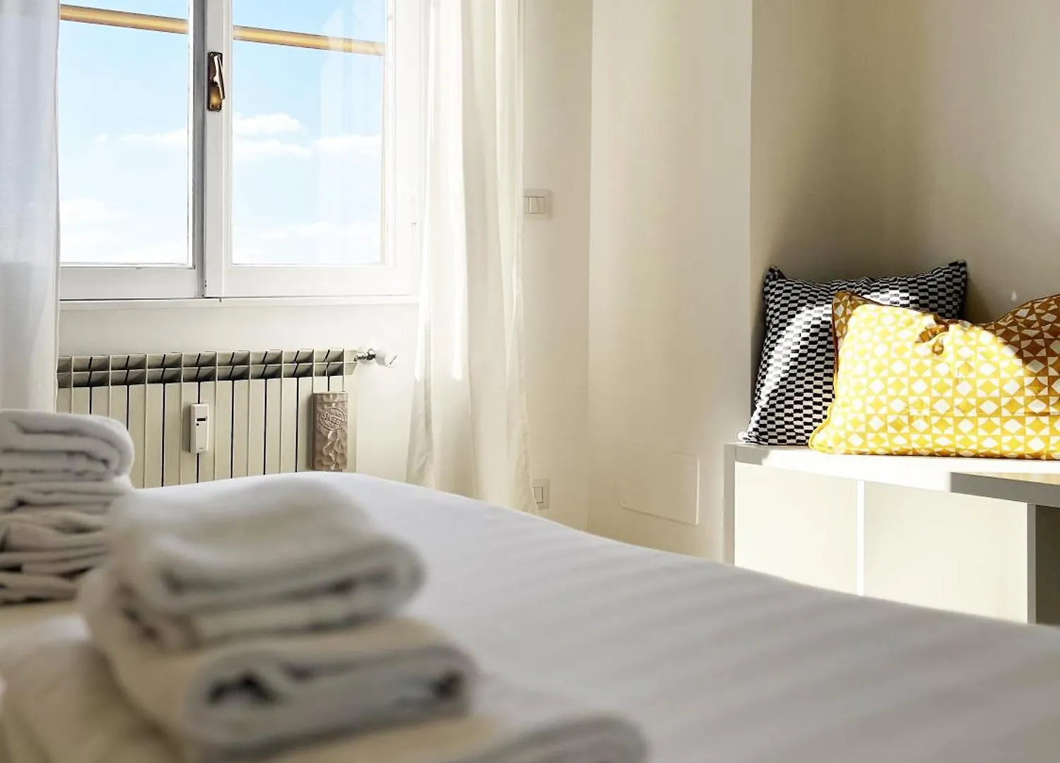 Yellow Sweet Home Rome Apartment