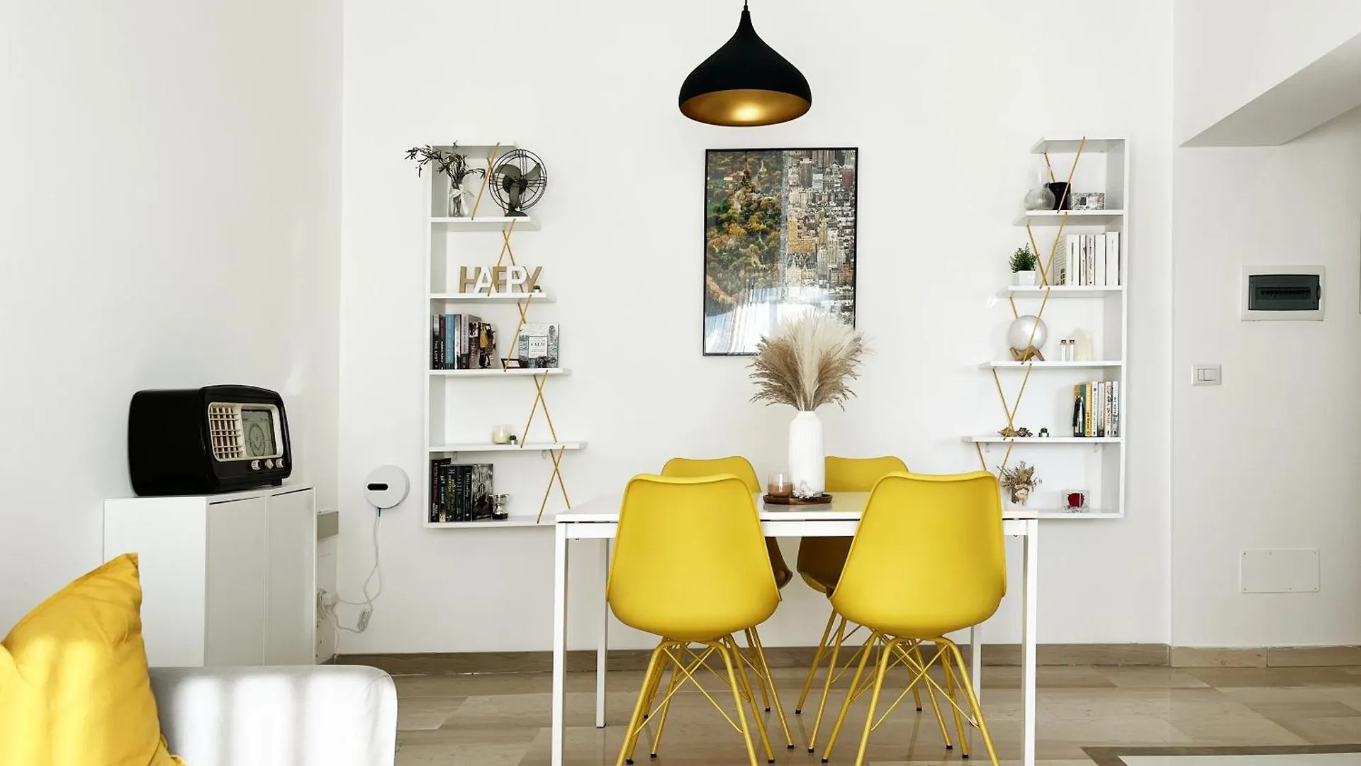 Yellow Sweet Home Rome Apartment